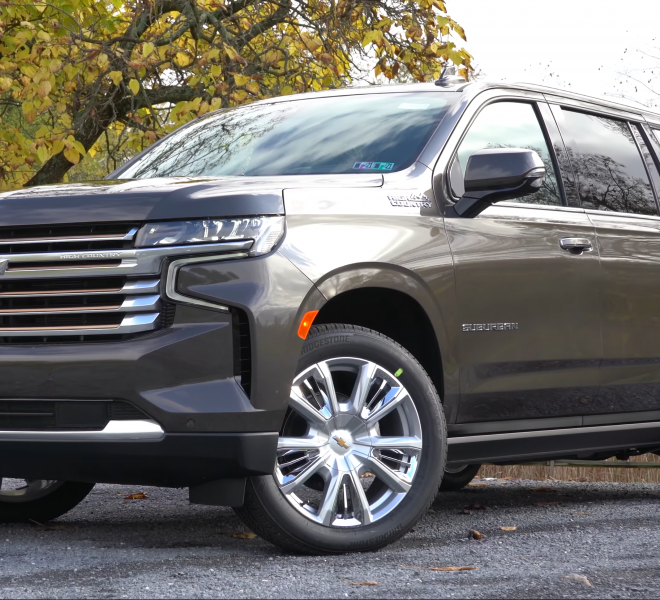 2021_Chevrolet_Suburban_High_Country_Front_View_(United_States)