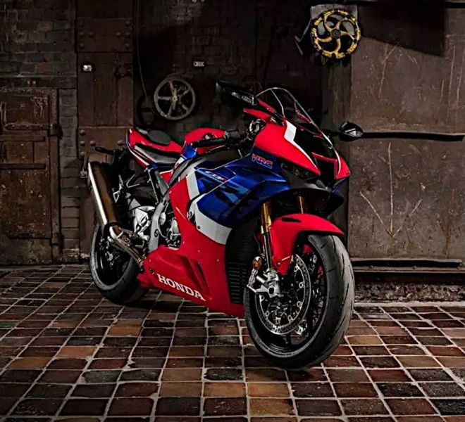 honda-cbr1000rr-r-fireblade-sp-alternate-angle